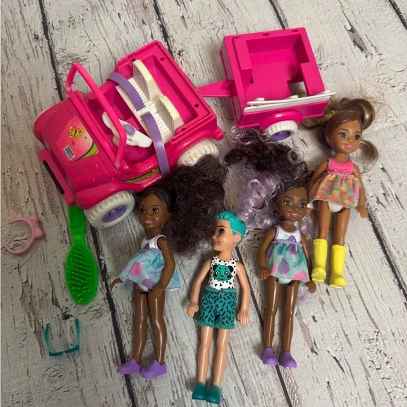 Vintage Pink Kelly Jeep and Trailer with dolls - Picture 1 of 11